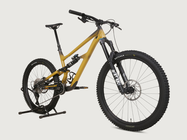 Specialized STATUS 2 170 2025 / X-LARGE (S5) / FOX 38 / RRP: £2,999.00 / Like NEW!