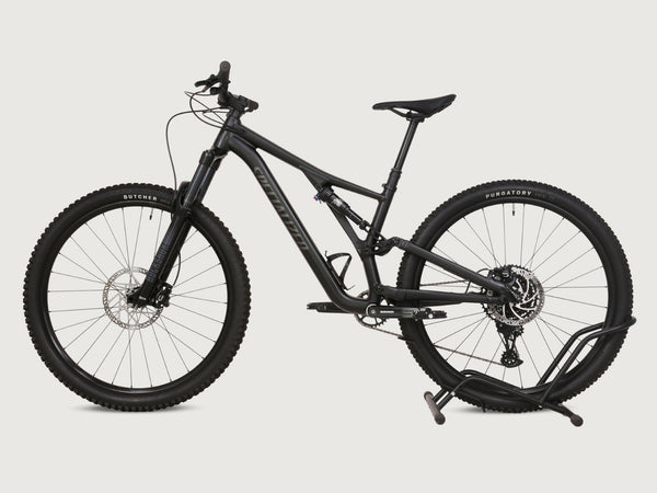 Specialized Stumpjumper Alloy 2022 / S4 - LARGE /RRP: £2,100.00 / Very Good Condition