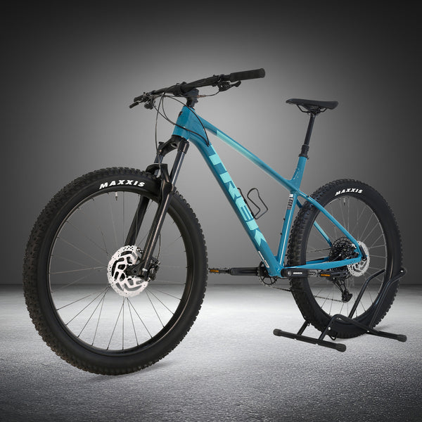 Side view of Trek ROSCOE 7 2021 mountain bike, size XL, dropper post, RRP: £1,150, offered at £590 in very good condition.