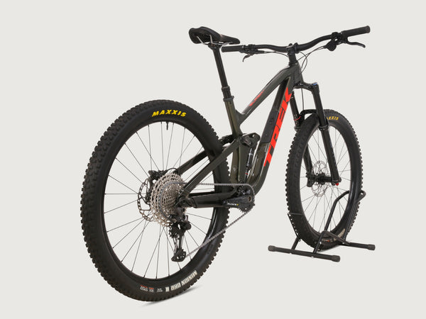 Trek Slash 7 2022 / ML/ 180 mm travel / RRP: £3,200.00 / Very Good Condition!