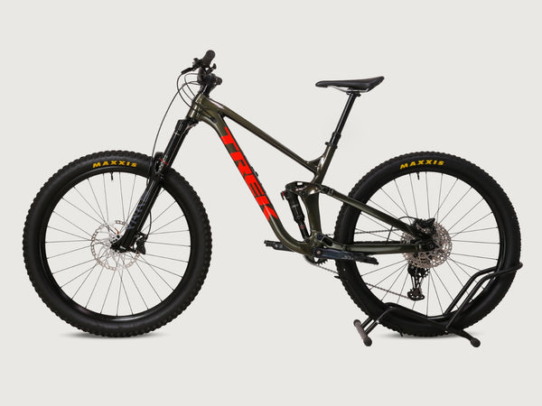 Trek Slash 7 2022 / ML/ 180 mm travel / RRP: £3,200.00 / Very Good Condition!