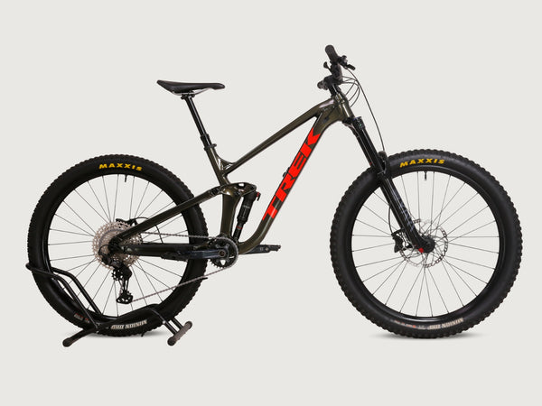Trek Slash 7 2022 / ML/ 180 mm travel / RRP: £3,200.00 / Very Good Condition!