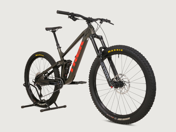 Trek Slash 7 2022 / ML/ 180 mm travel / RRP: £3,200.00 / Very Good Condition!