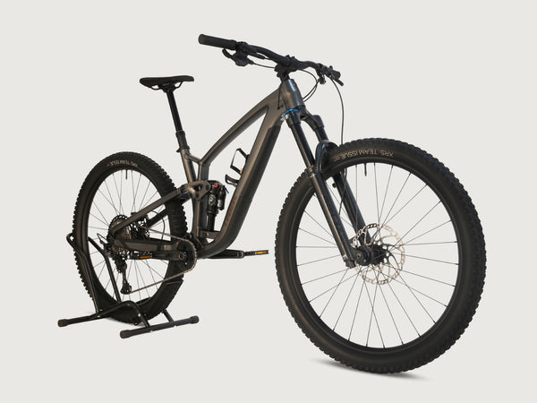 TREK Fuel EX 9.7 Gen 6 2023 CARBON / LARGE / RRP: £4,175.00 / Very Good Condition