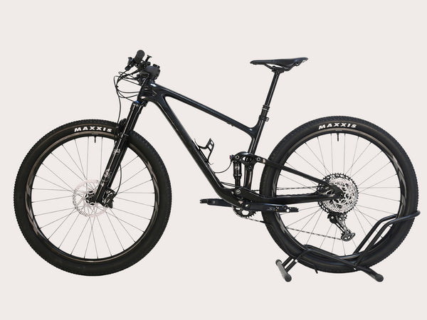 Giant Anthem Advanced Pro 29 2 2023 CARBON/ MEDIUM / RRP: £ £4,999.00 / Very Good Condition