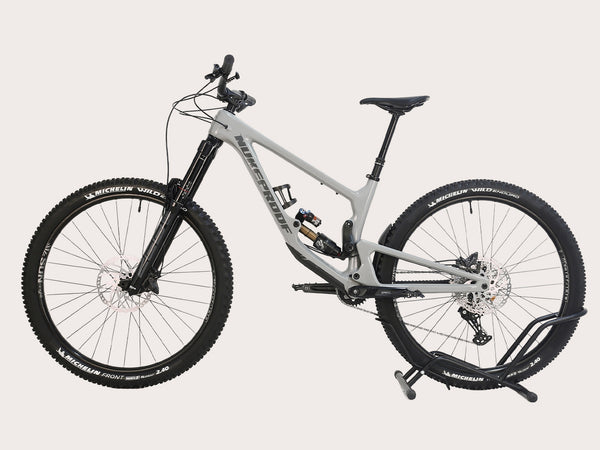 Nukeproof Giga 290 Comp Carbon 2022 / MEDIUM / RRP: £3,699.00 / Excellent Condition