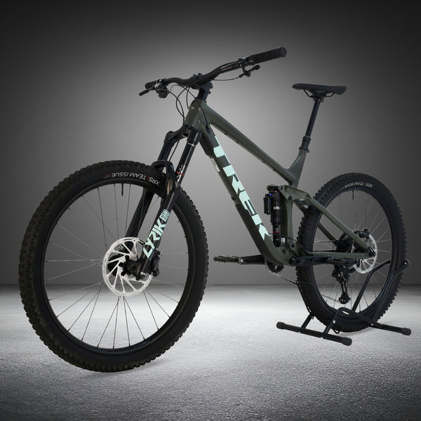Trek Remedy 8 2023 LARGE — olive green frame and suspension, side profile