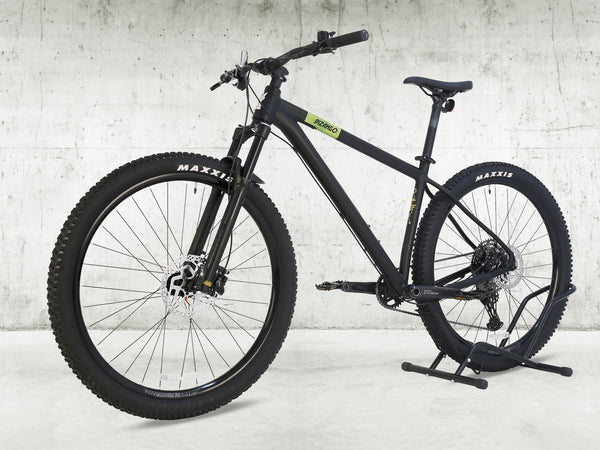 VooDoo Bizango 2025 mountain bike in large size, shown in excellent condition with minimal scratches.
